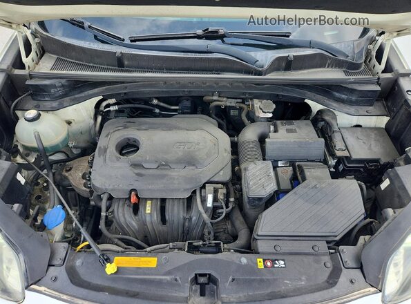 KNDPN3AC7H7282425 2017 KIA SPORTAGE White Widok komory silnika