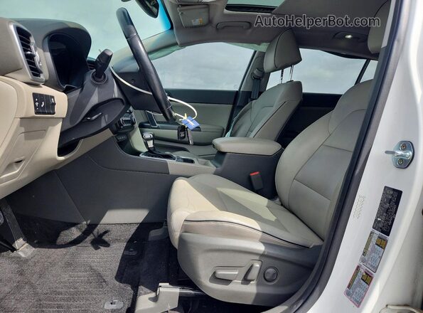 KNDPN3AC7H7282425 2017 KIA SPORTAGE White Widok wnętrza z przodu
