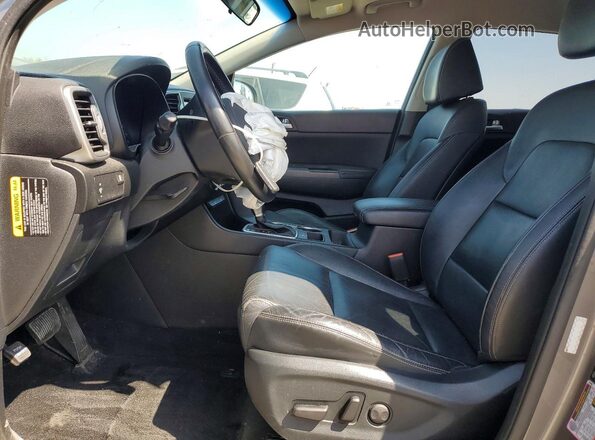 KNDPN3AC9H7296245 2017 KIA SPORTAGE Серебряный Вид салона спереди