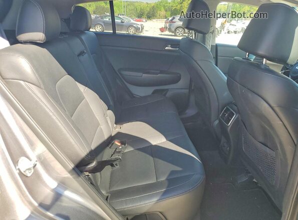 KNDPNCAC1H7077022 2017 KIA SPORTAGE Серый Вид задней части салона