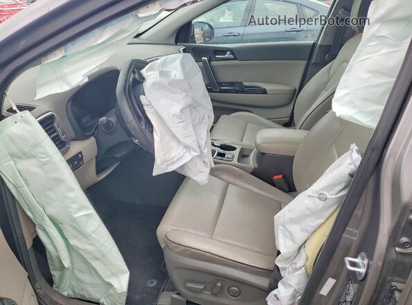 KNDPR3A68J7393117 2018 KIA SPORTAGE Серебряный Вид салона спереди
