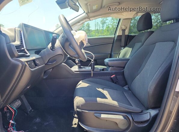 KNDPU3AF5P7149660 2023 KIA SPORTAGE Charcoal Widok wnętrza z przodu