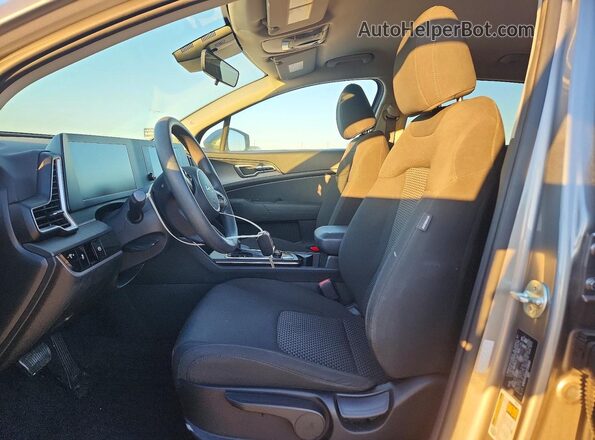KNDPU3DF0R7258560 2024 KIA SPORTAGE Серебряный Вид салона спереди