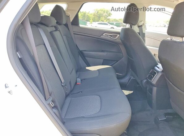 KNDPU3DF3R7314927 2024 KIA SPORTAGE White Rear interior view