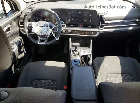 KNDPUCAF7P7196978 2023 KIA SPORTAGE Белый Вид панели приборов