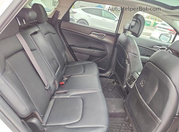 KNDPVCDFXR7260006 2024 KIA SPORTAGE White უკანა სავარძლების ხედი