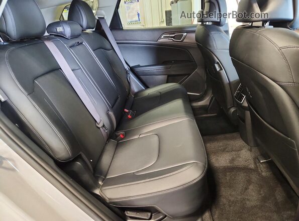 KNDPVDDGXT7315530 2026 KIA SPORTAGE Gray Rear seats view