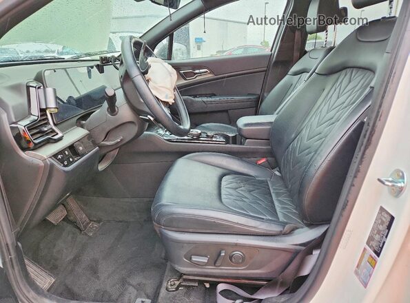 KNDPYDDH8R7163353 2024 KIA SPORTAGE White Front interior view