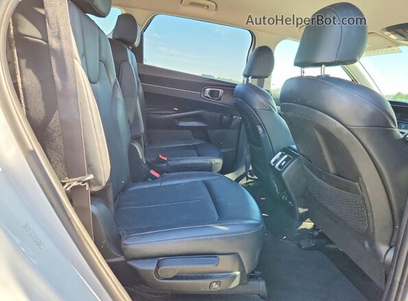 KNDRH4LG3P5159043 2023 KIA SORENTO Белый Вид задней части салона