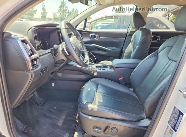 KNDRH4LG9P5216720 2023 KIA SORENTO Белый Вид салона спереди