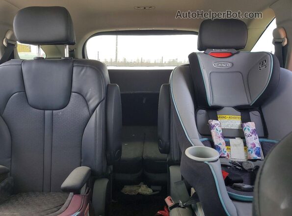 KNDRHDLG0P5175166 2023 KIA SORENTO Silver Rear seats view