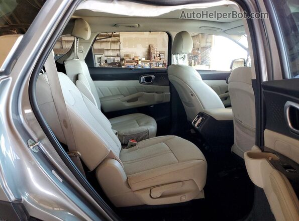 KNDRMDLG4P5130078 2023 KIA SORENTO Silver Widok tylnych siedzeń