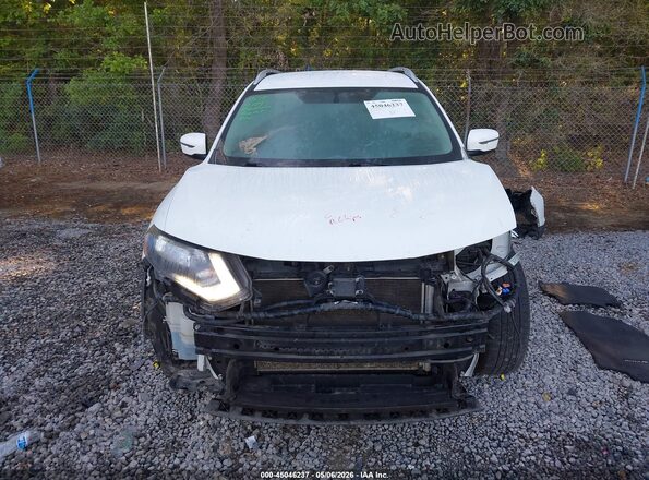 KNMAT2MT0HP592403 2017 NISSAN ROGUE White უკანა სალონის ხედი