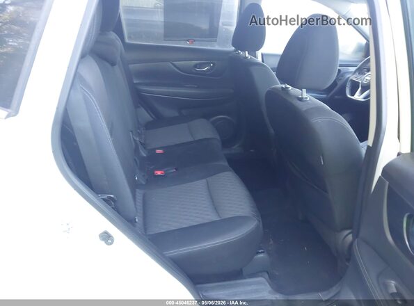 KNMAT2MT0HP592403 2017 NISSAN ROGUE White VIN კოდის სტიკერის ხედი