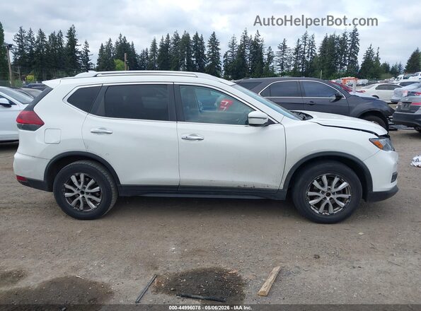 KNMAT2MT2JP525615 2018 NISSAN ROGUE White Widok wnętrza z tyłu