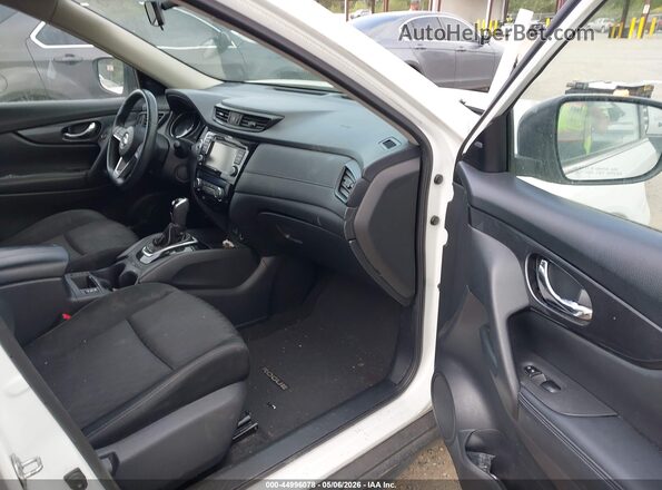 KNMAT2MT2JP525615 2018 NISSAN ROGUE White Widok wnętrza z przodu