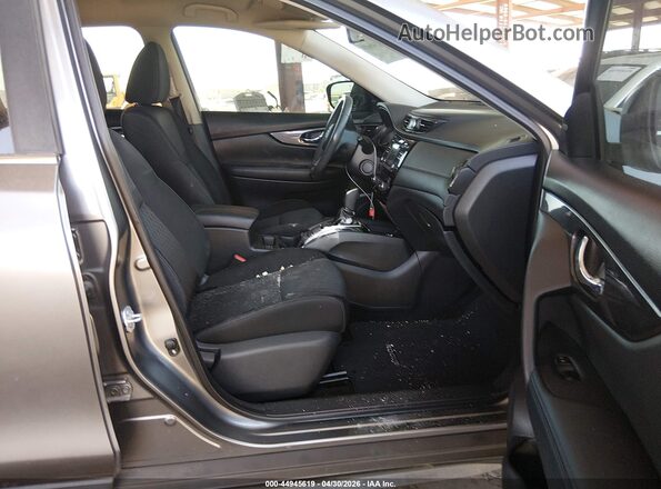 KNMAT2MT4HP587012 2017 NISSAN ROGUE Gray Вид салону спереду