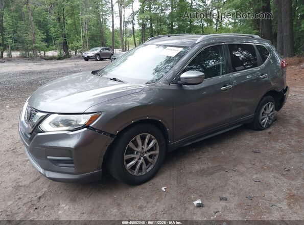 KNMAT2MT4JP568658 2018 NISSAN ROGUE Серый Передняя левая четверть