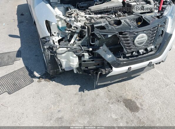 KNMAT2MT4JP572841 2018 NISSAN ROGUE Серебряный Вид спереди