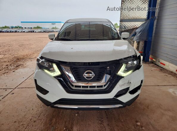 KNMAT2MT5HP544301 2017 NISSAN ROGUE Белый Вид спереди