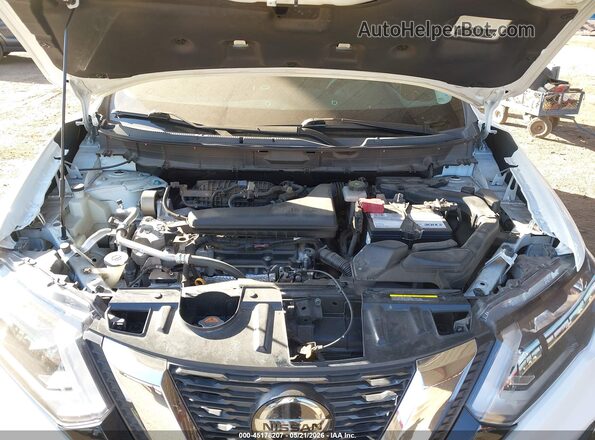 KNMAT2MT5JP536706 2018 NISSAN ROGUE White Вид ззаду