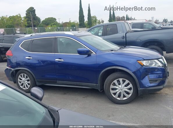 KNMAT2MT6HP592941 2017 NISSAN ROGUE Blue Widok wnętrza z tyłu