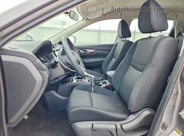 KNMAT2MT8JP558831 2018 NISSAN ROGUE Gray Вид салону спереду