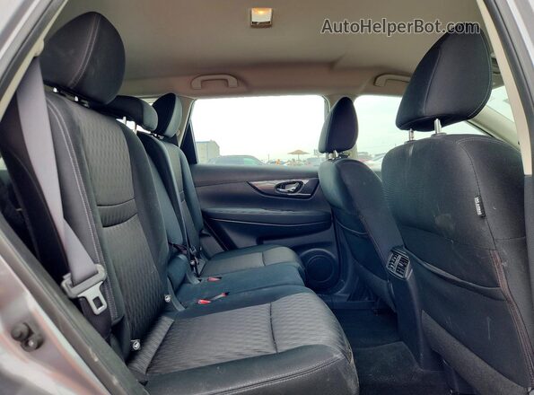 KNMAT2MT8JP558831 2018 NISSAN ROGUE Gray Вид задньої частини салону
