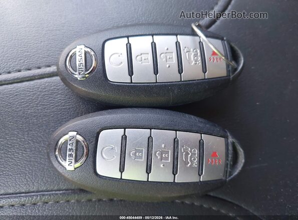 KNMAT2MT8JP590212 2018 NISSAN ROGUE Белый Вид панели приборов