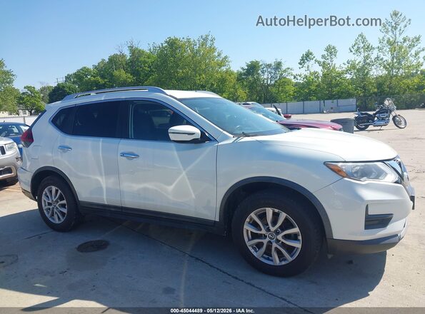 KNMAT2MT8JP590212 2018 NISSAN ROGUE Белый Вид задней части салона