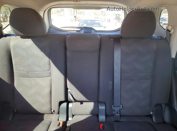 KNMAT2MT9GP702508 2016 NISSAN ROGUE Red Rear seats view