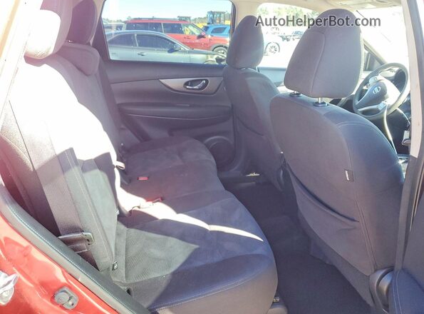KNMAT2MT9GP702508 2016 NISSAN ROGUE Red Rear interior view