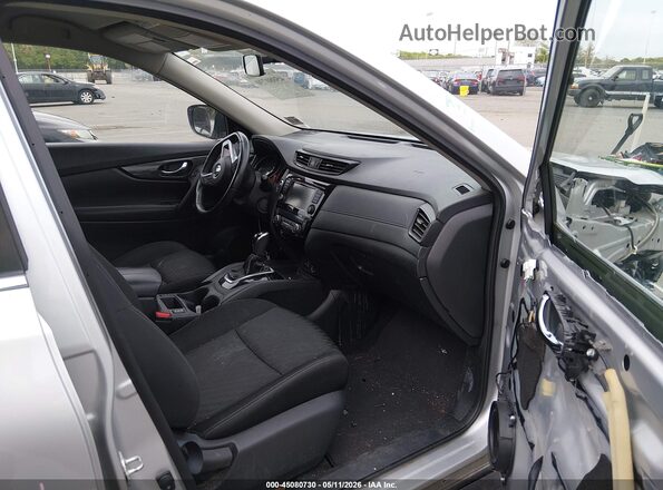 KNMAT2MT9JP593684 2018 NISSAN ROGUE Silver Vista interior delantera