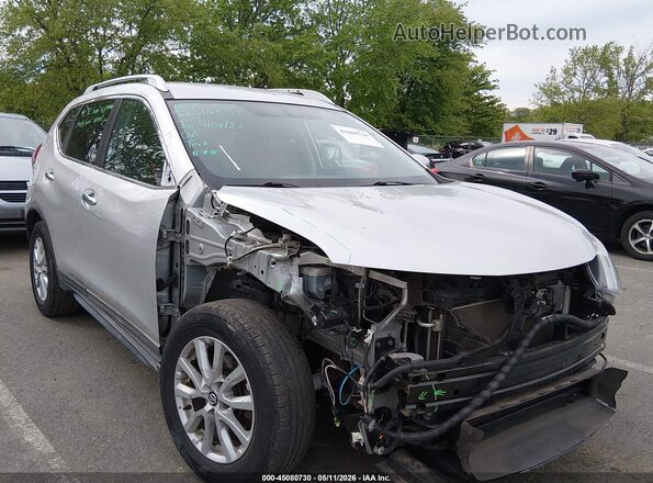 KNMAT2MT9JP593684 2018 NISSAN ROGUE Silver Delantero derecho