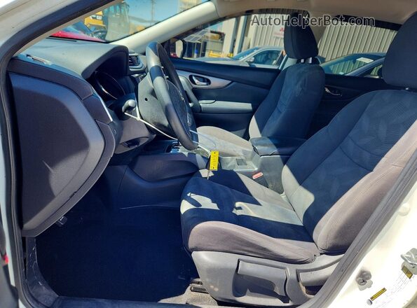 KNMAT2MTXGP640231 2016 NISSAN ROGUE White Вид салону спереду