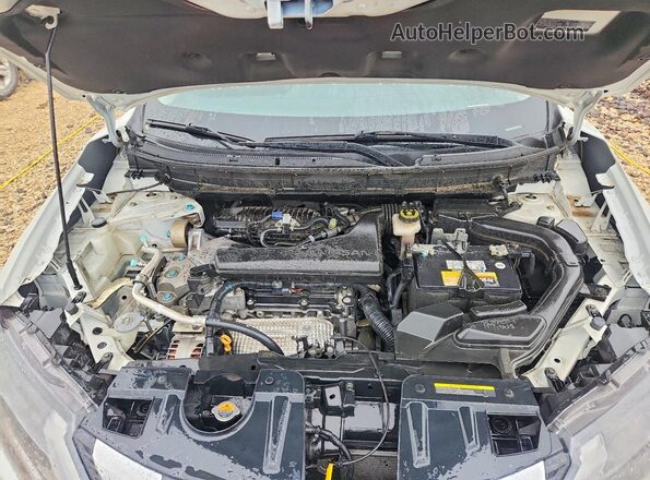 KNMAT2MV0HP522188 2017 NISSAN ROGUE White Widok komory silnika