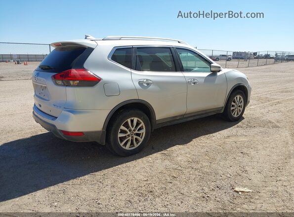 KNMAT2MV2HP596311 2017 NISSAN ROGUE Silver Trasero derecho