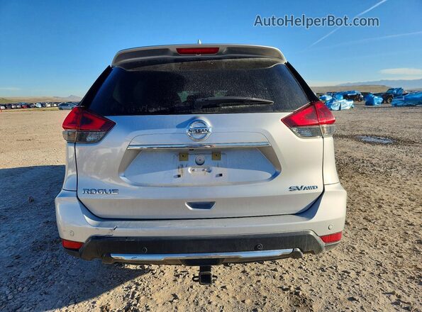 KNMAT2MV2LP505658 2020 NISSAN ROGUE Silver Widok z tyłu