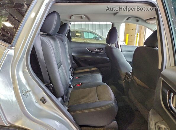 KNMAT2MV3JP619181 2018 NISSAN ROGUE Silver უკანა სალონის ხედი