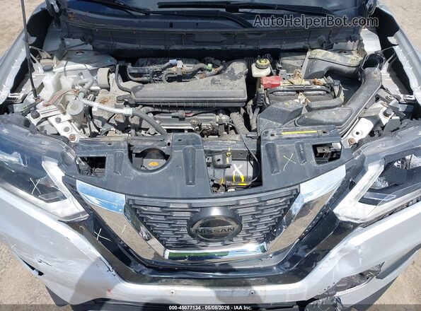 KNMAT2MV4JP586370 2018 NISSAN ROGUE Silver Widok z tyłu
