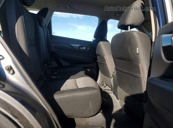 KNMAT2MV5JP539638 2018 NISSAN ROGUE Gray Widok wnętrza z tyłu