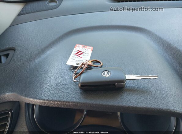 KNMAT2MV6HP538895 2017 NISSAN ROGUE Черный Вид панели приборов