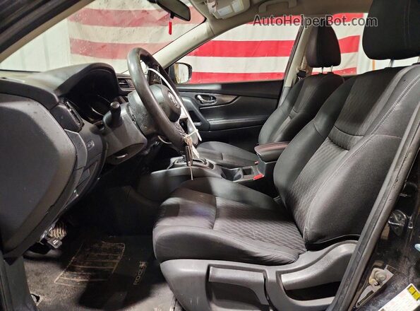 KNMAT2MV8HP574006 2017 NISSAN ROGUE Черный Вид салона спереди