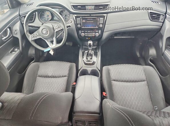 KNMAT2MV8JP575405 2018 NISSAN ROGUE White Dashboard view