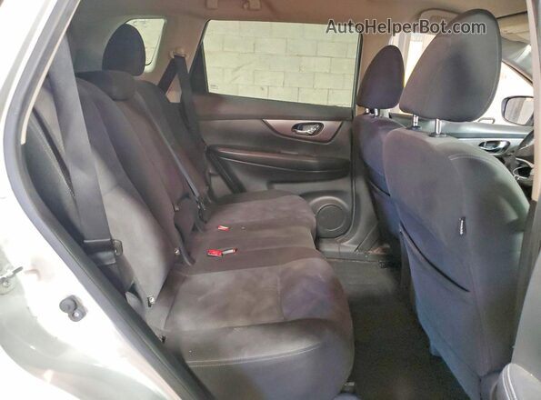 KNMAT2MV9GP605486 2016 NISSAN ROGUE Silver Вид задньої частини салону