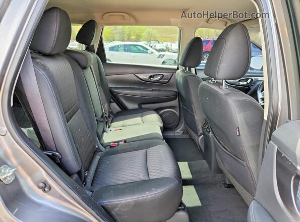 KNMAT2MV9LP510260 2020 NISSAN ROGUE Gray Widok wnętrza z tyłu
