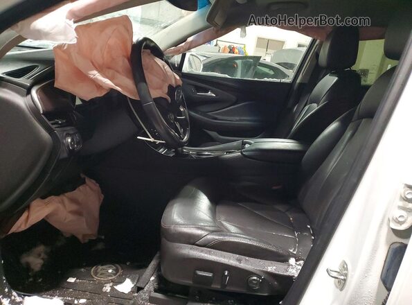 LRBFX2SAXKD075757 2019 BUICK ENVISION White Front interior view