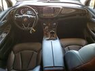 2020 Buick Envision Essence Burgundy vin: LRBFXCSA4LD125110