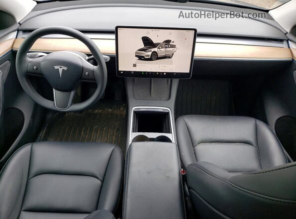 LRWYGDFDXRC673225 2024 TESLA MODEL Серый Вид панели приборов