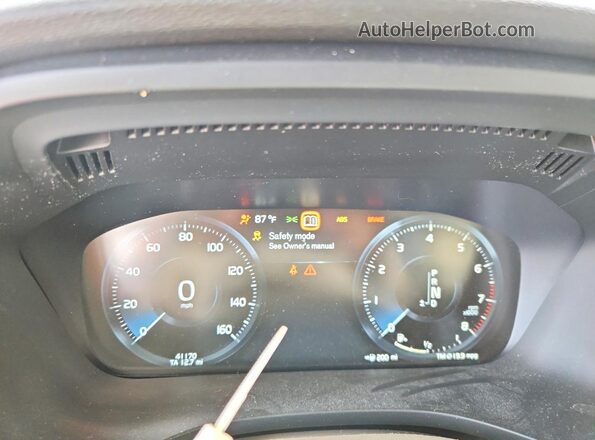 LYV102DK4KB250164 2019 VOLVO XC60 Белый Вид щитка приборов